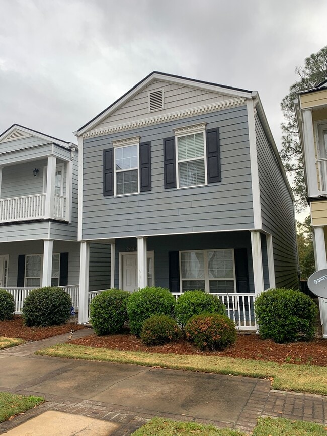 Building Photo - Beautiful Townhome for Rent