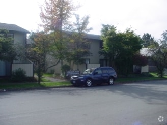 Photo - Island Park Apartments