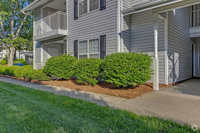 Building Photo - Welcome to Parkview Condos! This beautiful... Unit 15