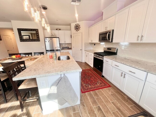 Photo - Stunning 5-bedroom, 3-bathroom residence with Solar!