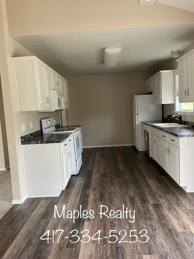 Building Photo - 3 Bedroom, 2 1/2 Bathroom Patio Home in Wo...