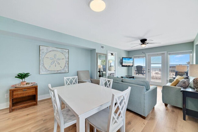 Building Photo - 409 E Beach Blvd Rental