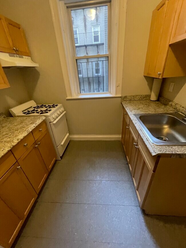 Photo - 11 Chester St Unit #8