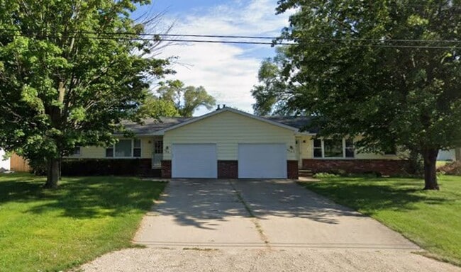 Photo - Four Bedroom Duplex in Jenison!