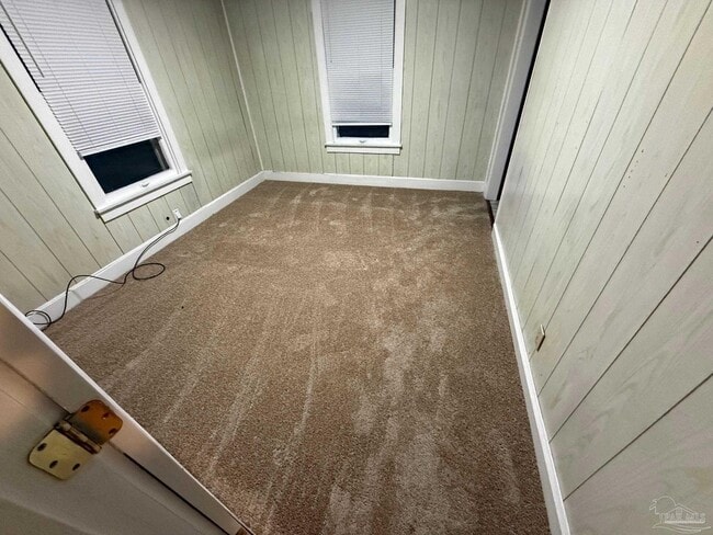 Photo - 115 Carolyn Way