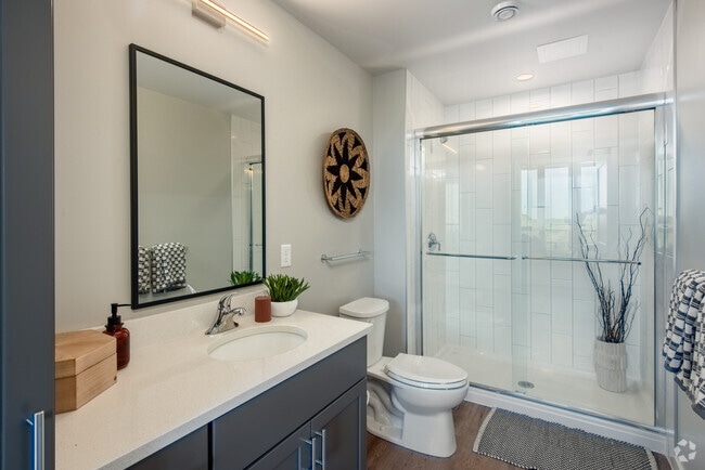 2BR, 2BA - 1082SF