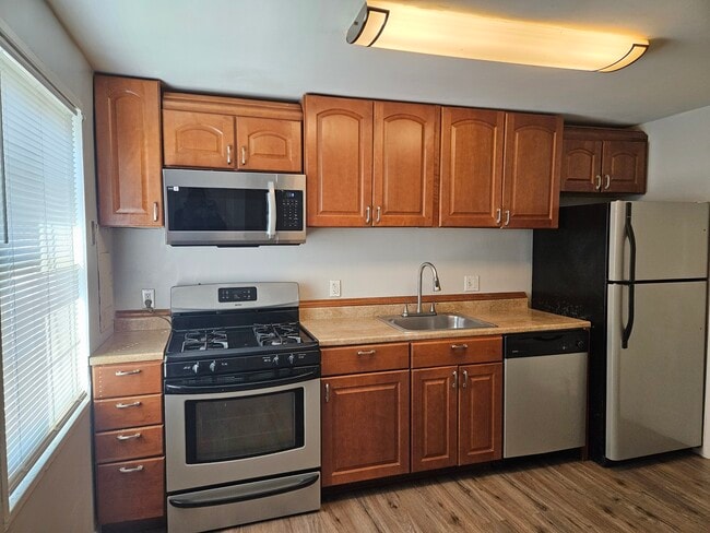 Photo - 1951 Dutch Village Dr