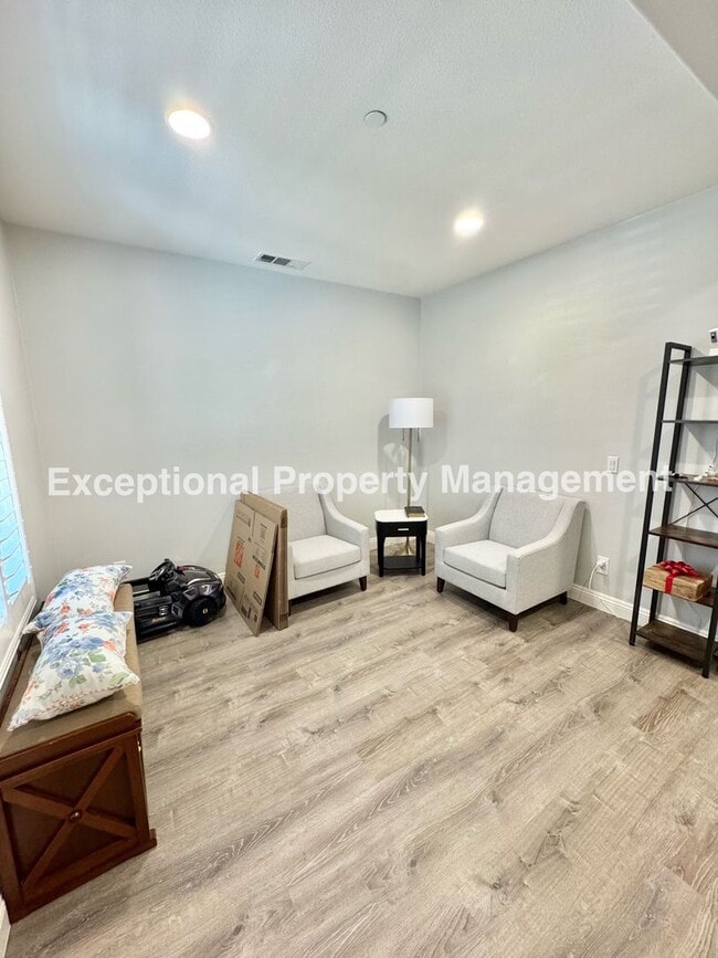 Photo - 4860 Condor Ave