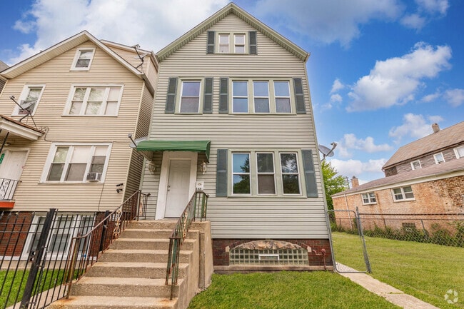 Building Photo - 1320 W 50th St Rental