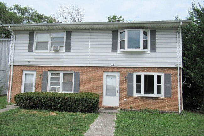 Photo - 308 Beau St