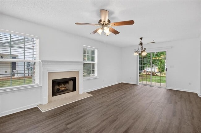 Photo - 275 Cottonwood Creek Cir