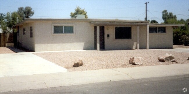 Building Photo - 804 W 12th St Rental