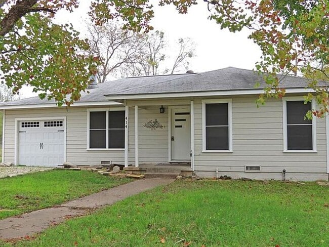 Photo - PRE-LEASE AUG 2026! Charming 2 Bed Cottage...