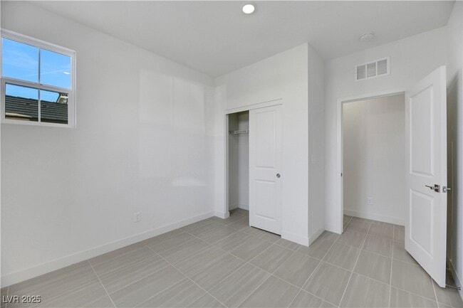 Building Photo - 2770 Alfena Pl