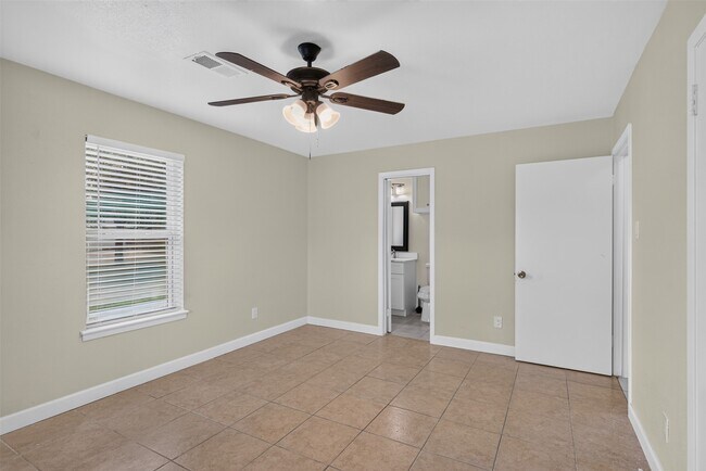 Photo - 6525 Renwick Dr