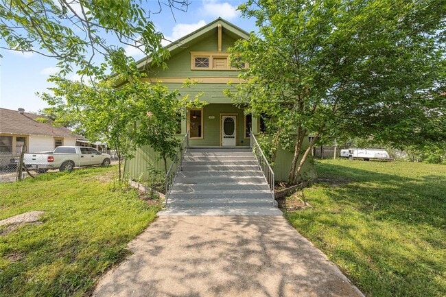 Building Photo - 433 E Davilla St