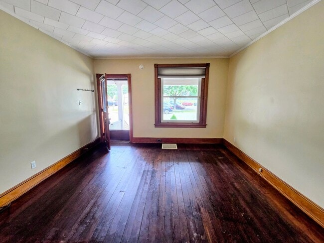 Photo - 424 E Locust St