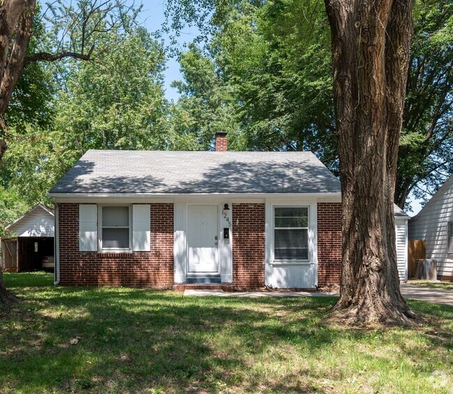 Building Photo - Available NOW! Rental