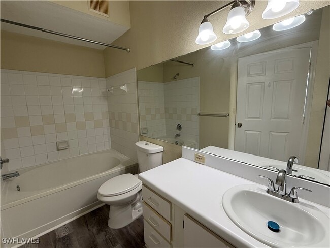 Building Photo - 11530 Villa Grand Unit 1102