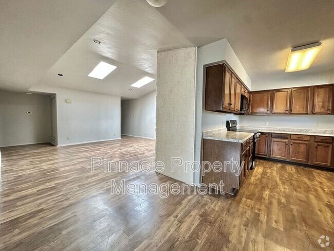 Building Photo - 3602 Gemini Dr Unit 2B Rental