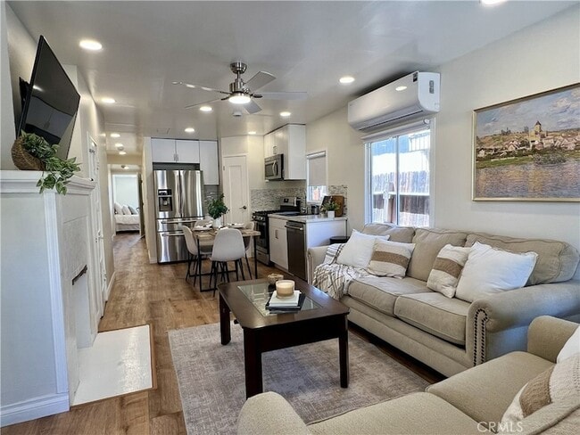 Building Photo - 1157 W 2nd St