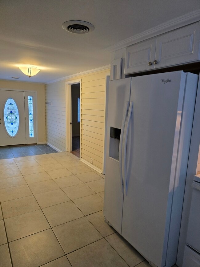 entry way - 4435 Clifford Rd