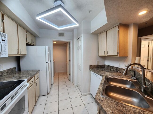 Photo - 712 Crest Pines Dr Unit 334