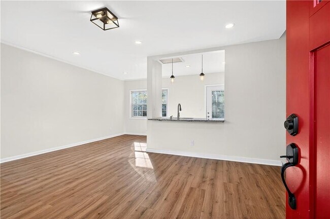 Photo - 2918 Highland Dr SE