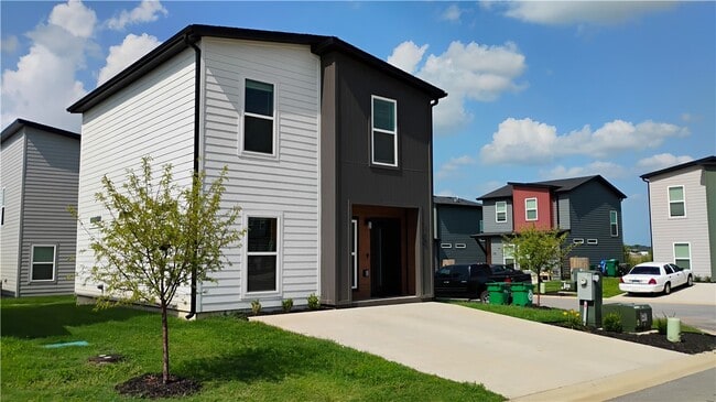 Photo - 1100 Indiana Ave