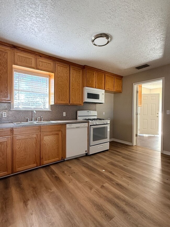 Photo - Spacious 3 Bed 1 Bath - Burkburnett