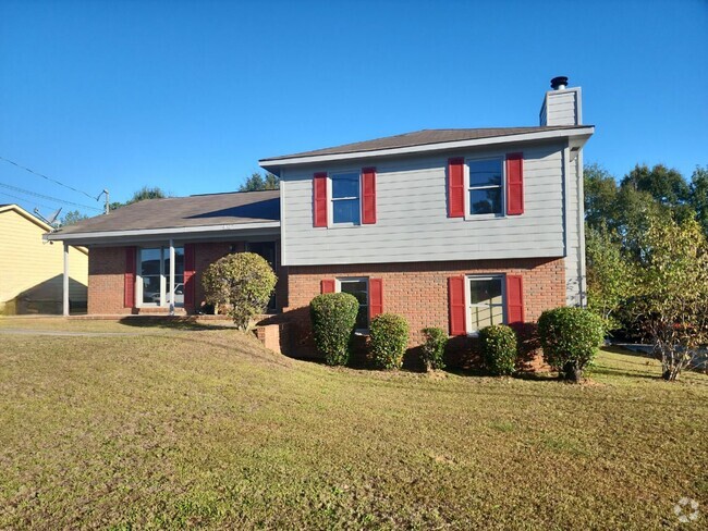 Building Photo - Spacious 4 Bedroom Home