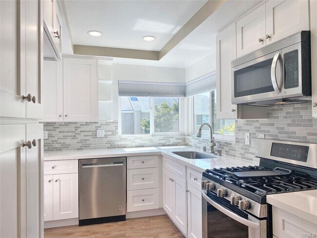 Photo - 80 Windjammer