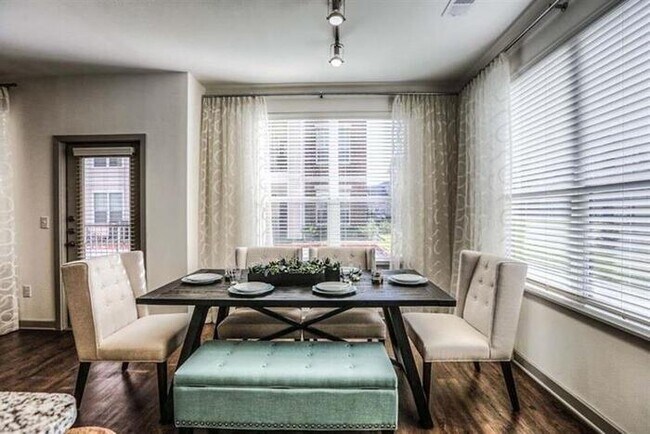 Photo - 25710 TX-494 Loop Unidad b2