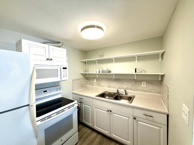 Photo - 820 NE 17th Ave Unit 7