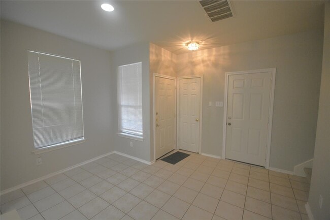 Photo - 2719 Hackamore Hollow Ln