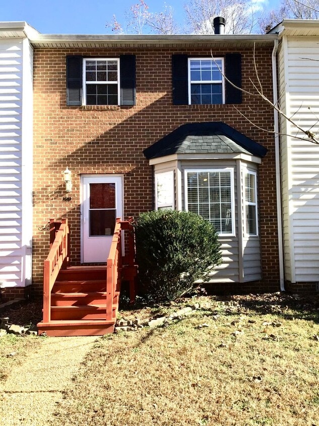 2 bedroom 1.5 Bath Townhome - 2 bedroom 1.5 Bath Townhome