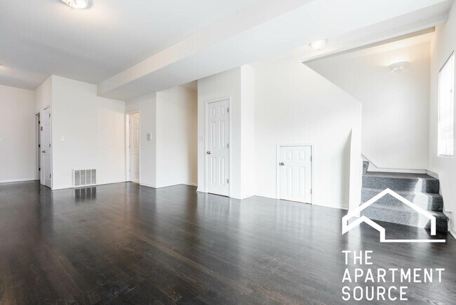 Photo - 2440 N Ashland Ave Unit 2
