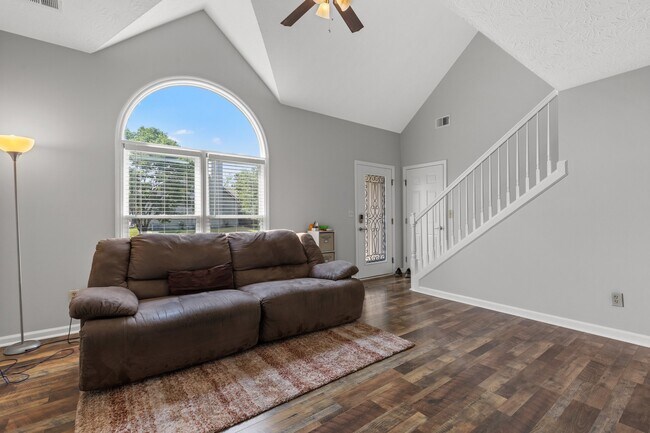 Photo - 1233 Aspen St