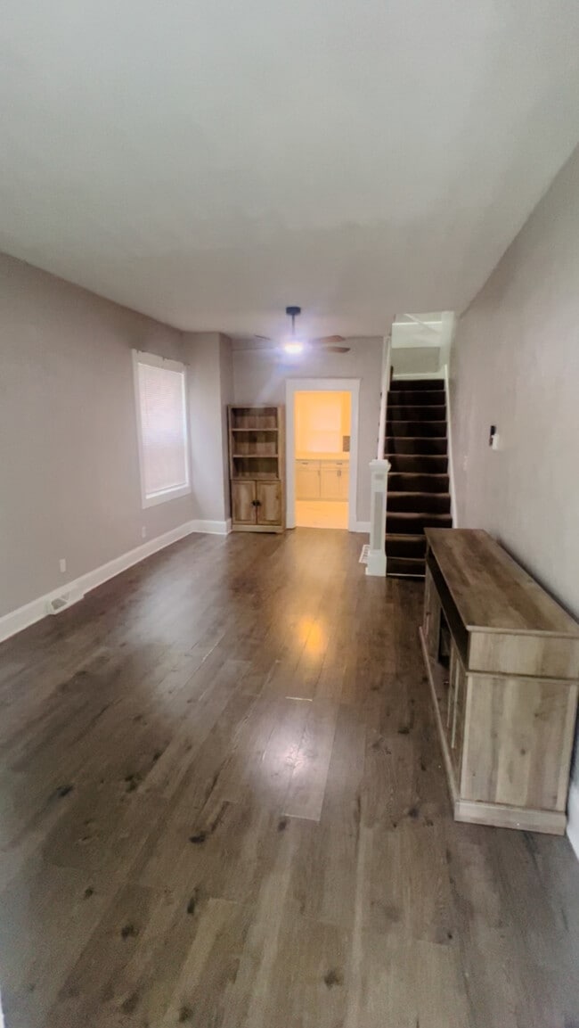 Sala de estar - 242 N 8th St