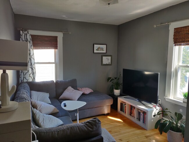 Building Photo - 150 5th St Unit 2 Rental