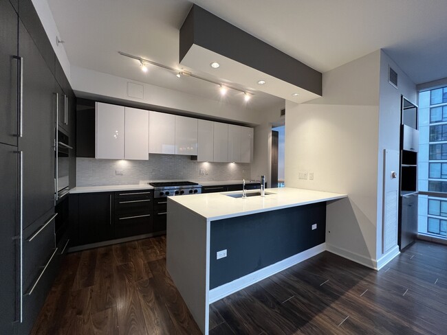 Photo - 1201 S Prairie Ave Unit 3801