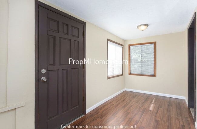 Photo - Charming One Bedroom Plus Office/Den In SE Portland!