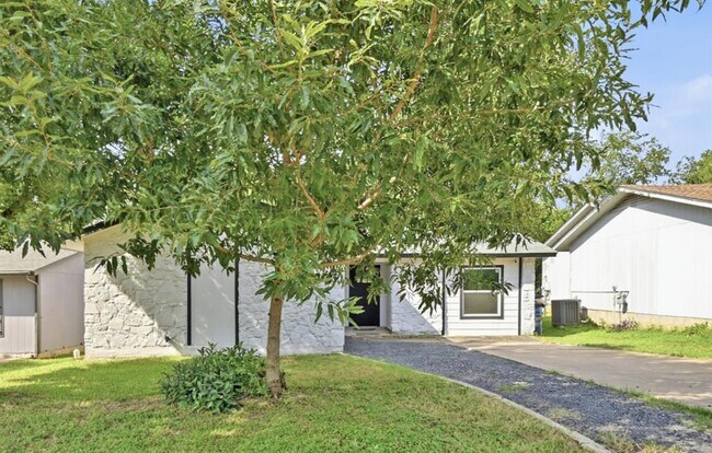 Photo - 2313 Lakehurst Dr