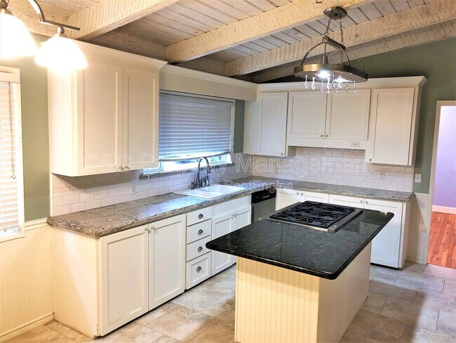 Photo - 3750 Whitman Cir