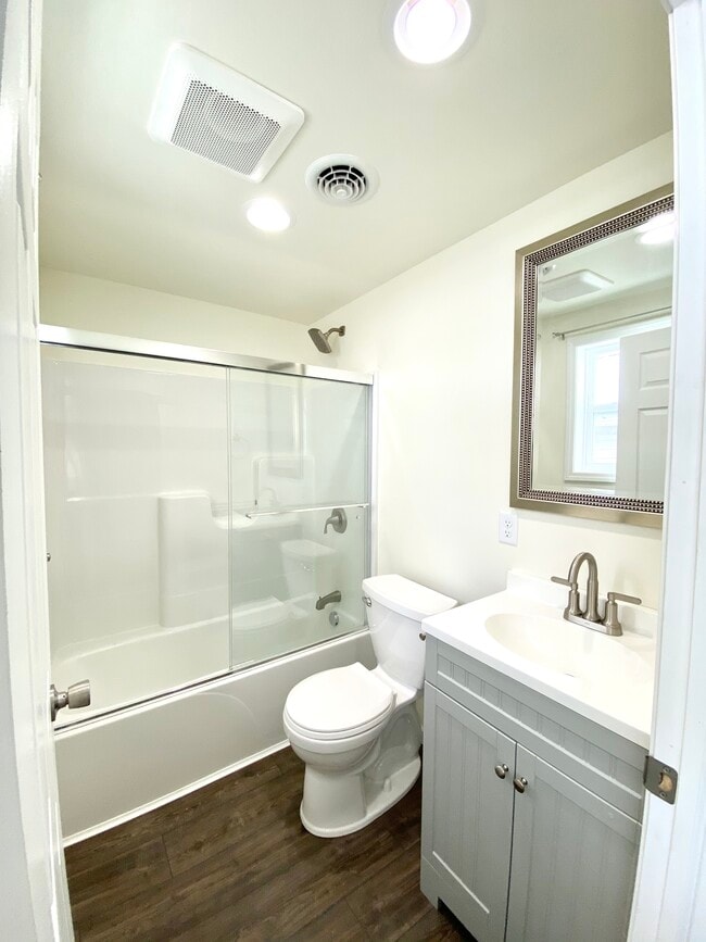 Building Photo - 738 Bloom Rd Unit 101