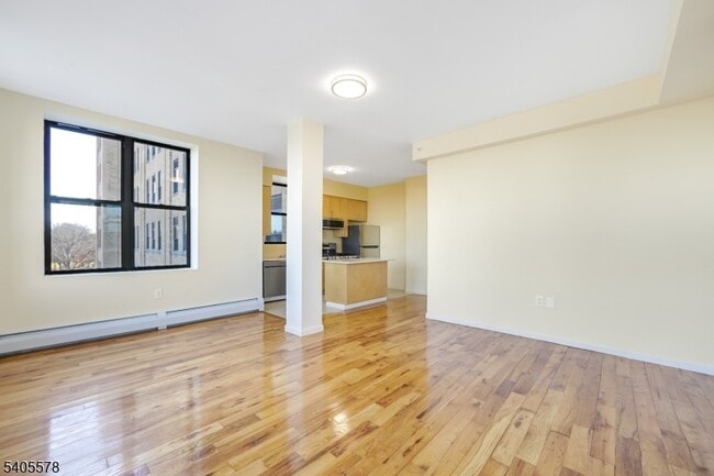 Photo - 520 Belleville Ave