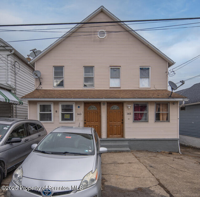 Photo - 143 Chamberlain St House