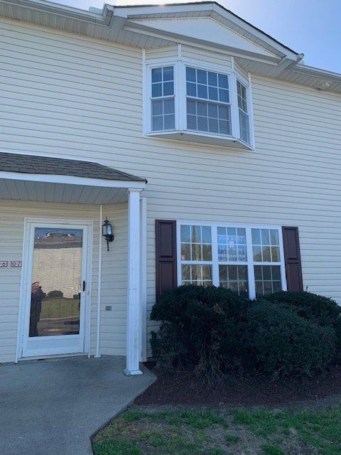 Building Photo - 2100 Flagstone Ct