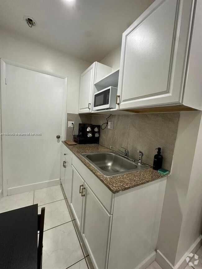 Building Photo - 20510 SW 115th Rd Unit 1-1 Rental