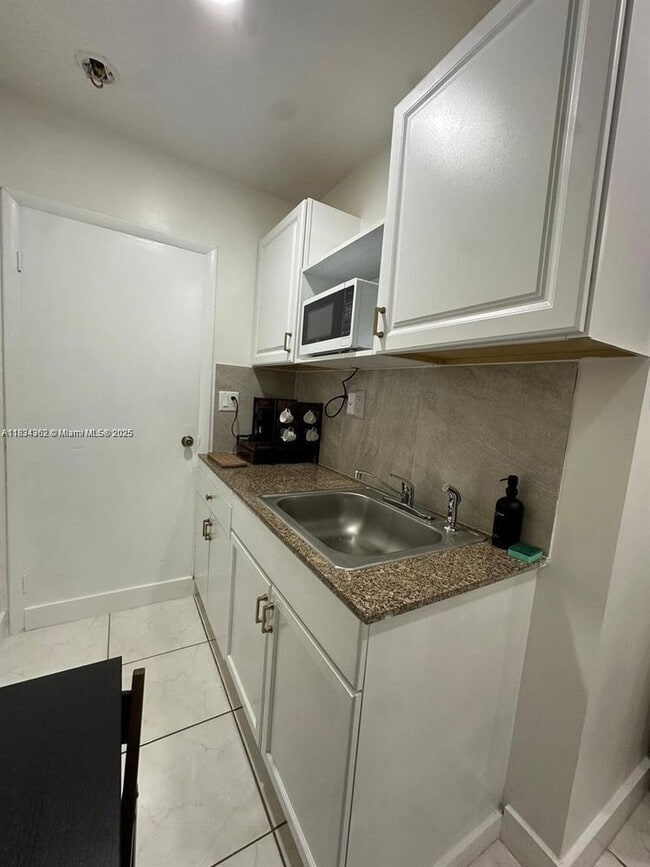 Building Photo - 20510 SW 115th Rd Unit 1-1 Rental